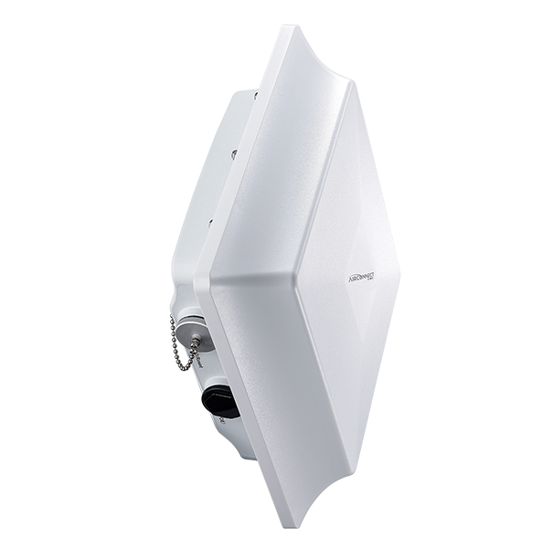 BEC AirConnect® 8232 5G sub-6 GHz Outdoor Router Side View